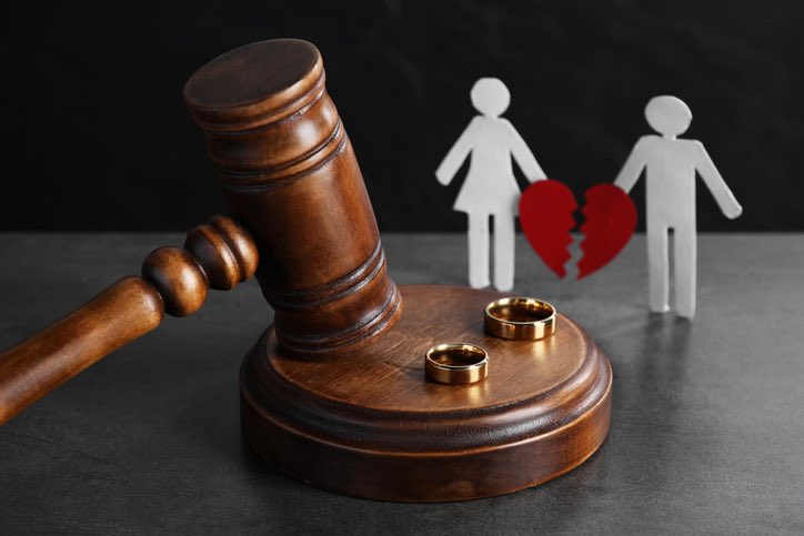 🚨Divorce legal trends you may need to know.🚨

Case: Rhona Nankindu Sebaleke v Denis Joseph Sebaleke (Divorce Cause 120 of 2018) [2025] UGHCFD 169 (31 October 2025)

1. Can a house you lived in for only a week be considered a matrimonial home? YES.

2. Can a stay-at-home mom get