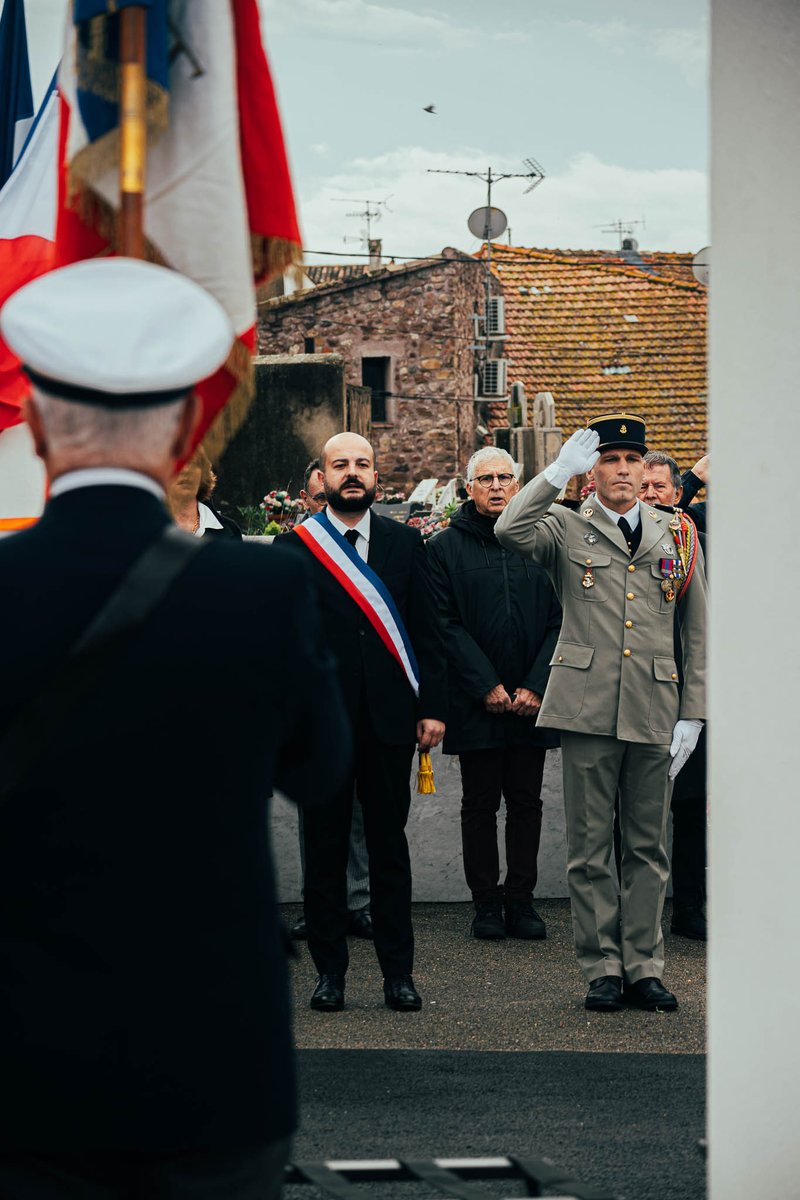 🇫🇷 Fréjus et Saint-Raphaël unies dans le souvenir.
Le 21e RIMa aux côtés des élus et du Souvenir Français pour honorer les défunts et les soldats morts pour la France.

#21eRIMa #TroupesDeMarine #6eBLB