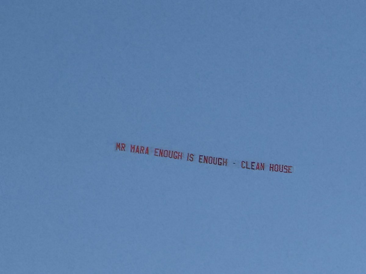 SNYGiants's tweet image. A banner has been flown over MetLife Stadium this morning with the following message for John Mara:

"Mr. Mara enough is enough - clean house"

(via @Connor_J_Hughes)