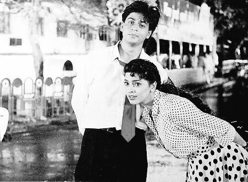 FilmHistoryPic's tweet photo. “ Seene Mein dil hai 
Dil mein hai dhadkan 
Dhadkan mein hai tu hi tu “

by Kumar Sanu, Alka Yagnik, Majrooh &amp; Jatin-Lalit

(1992) Shah Rukh Khan, Juhi Chawla in ‘Raju Ban Gaya Gentleman’ https://t.co/TQ6H9mFulD