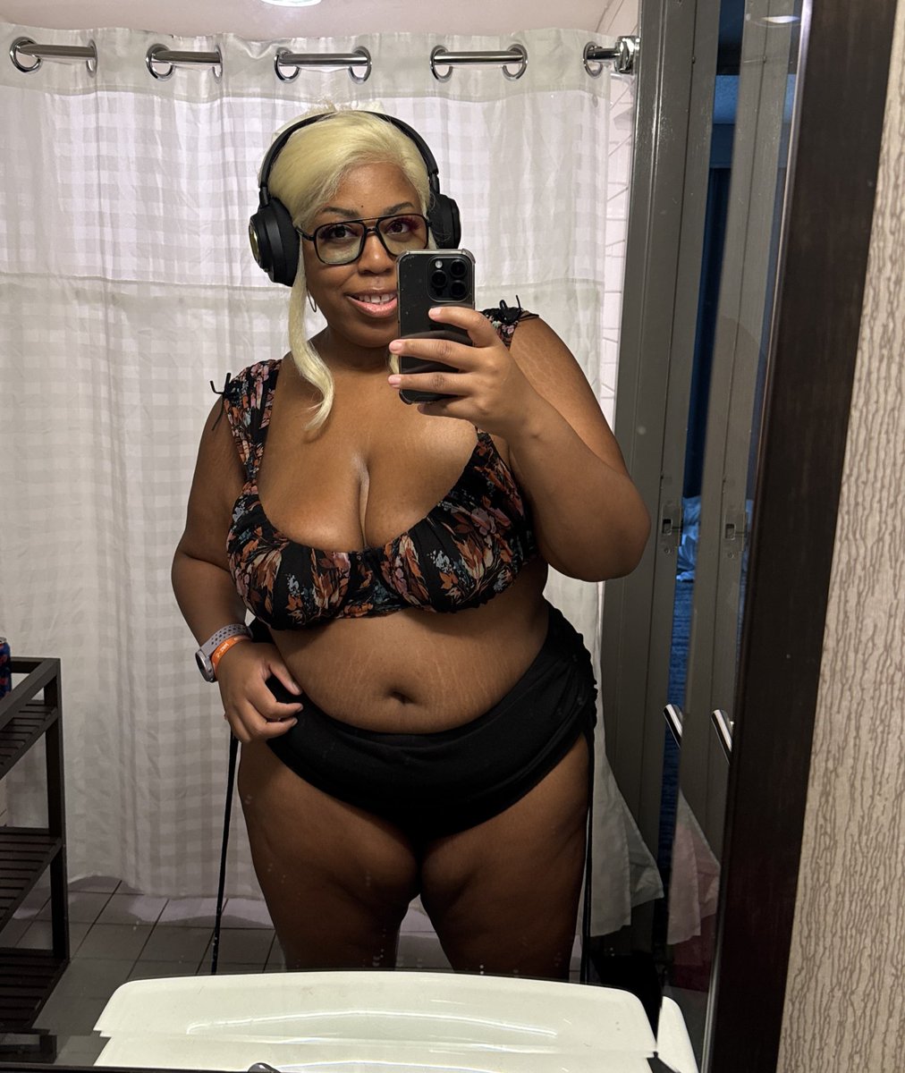 Gonna make some more rounds then get outta your hair, Atl! thank you Zenni for the glasses! Ty Redbull for the endless energy and thank you Atl Yet another grade A trip in the bag! DREAMHACK ATLANTA 2025! 🫶🏾🫶🏾🫶🏾