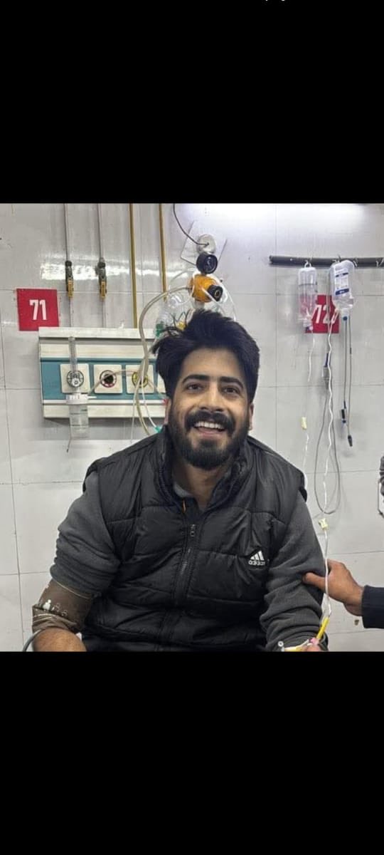 Ibuprofen_99's tweet image. He healed others but no one healed him.
An intern doctor at SKIMS pleaded for rest, but the system made him work till his last breath.
₹12,000 a month. 48-hour shifts. Denied leave. Ignored cries.
He didn’t die of infection,he was slain by exhaustion and apathy.
@sakinaitoo