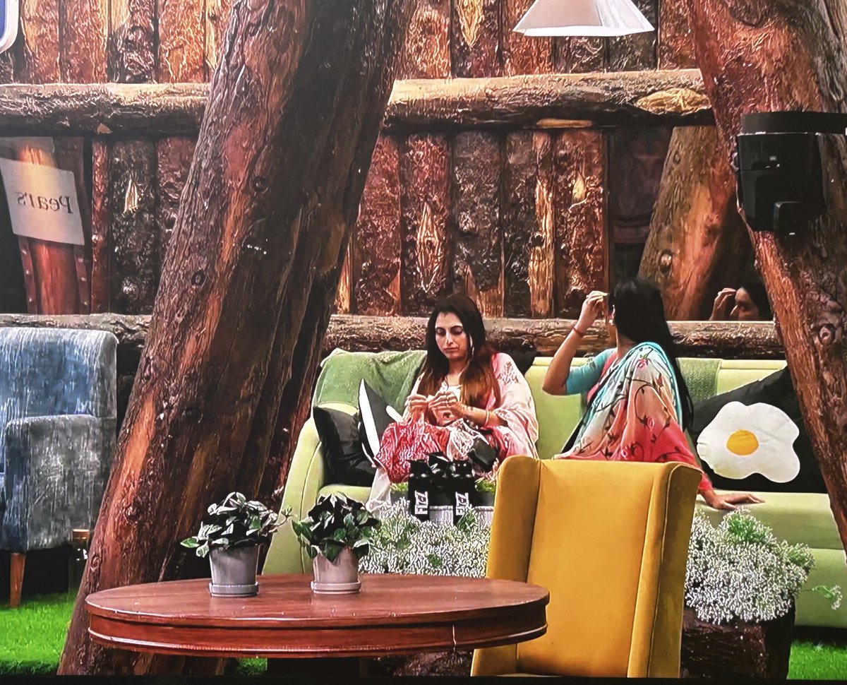 vatshpriya2's tweet image. #Livefeed 

Cuties 😍😘😘

#TanyaMittal #BiggBoss19 #BB19