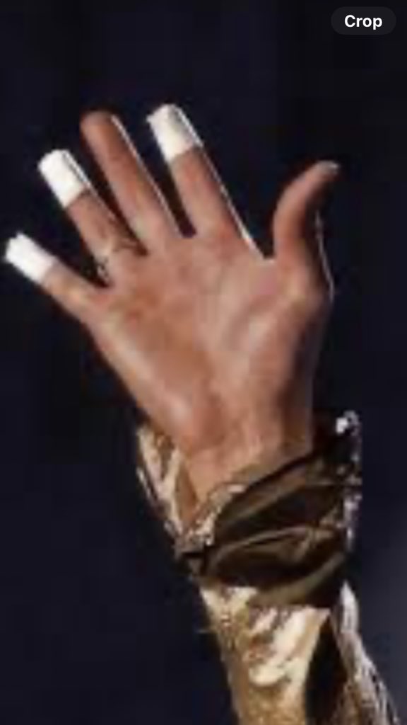 Iriola waving from the bench #mcibou