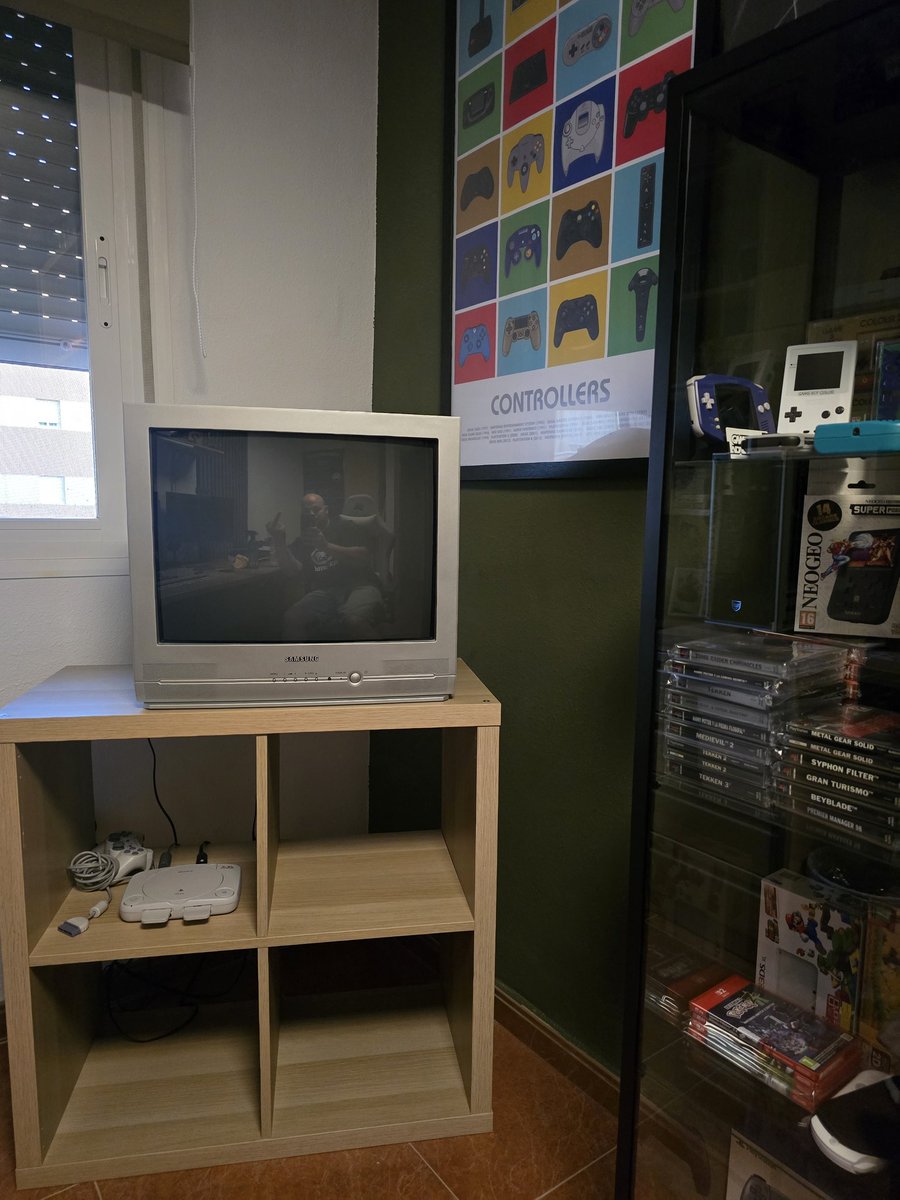 Bueno pues ya le encontrado hueco a mi zona del vicio retro jajaja #PS1 #Retro #gamer #PlayStation