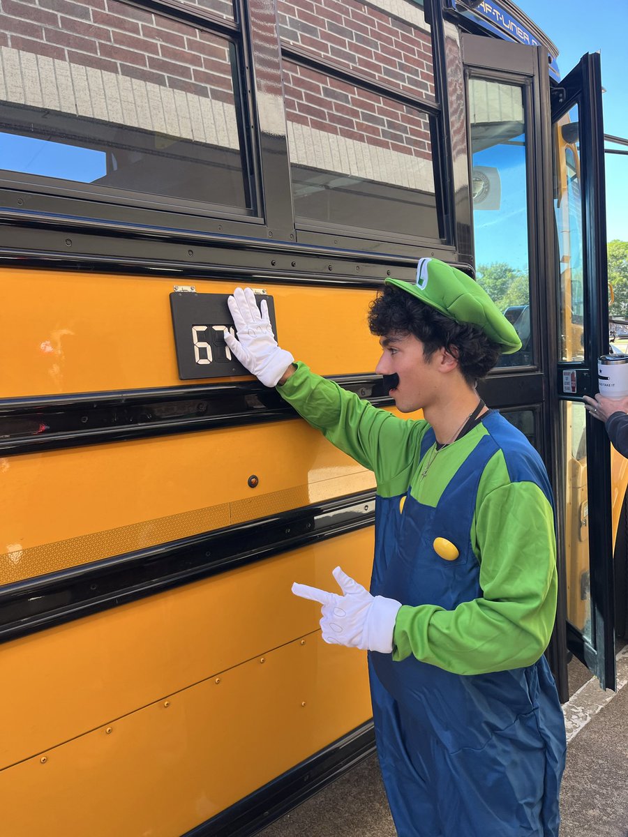 Carolyn Bracksieck tweet media