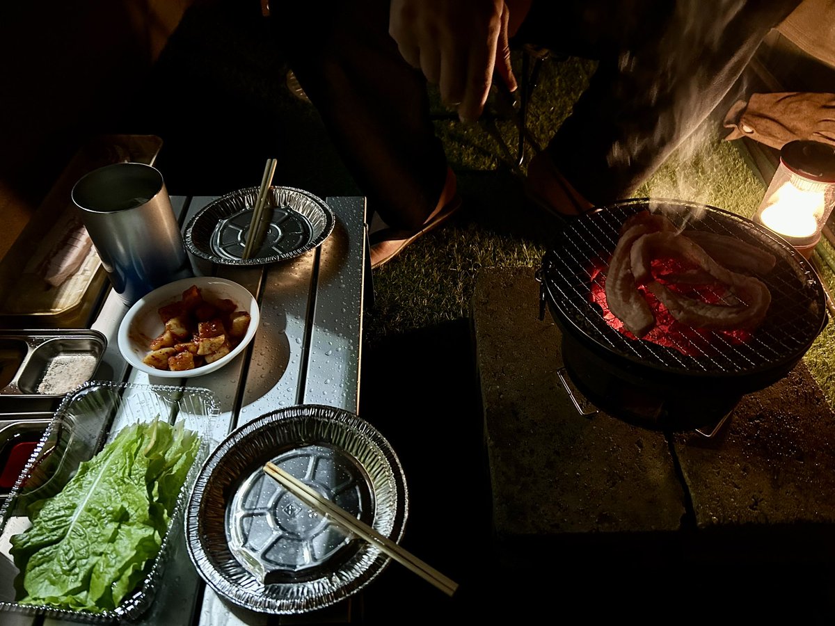 雨の中☔️七輪🥩🔥