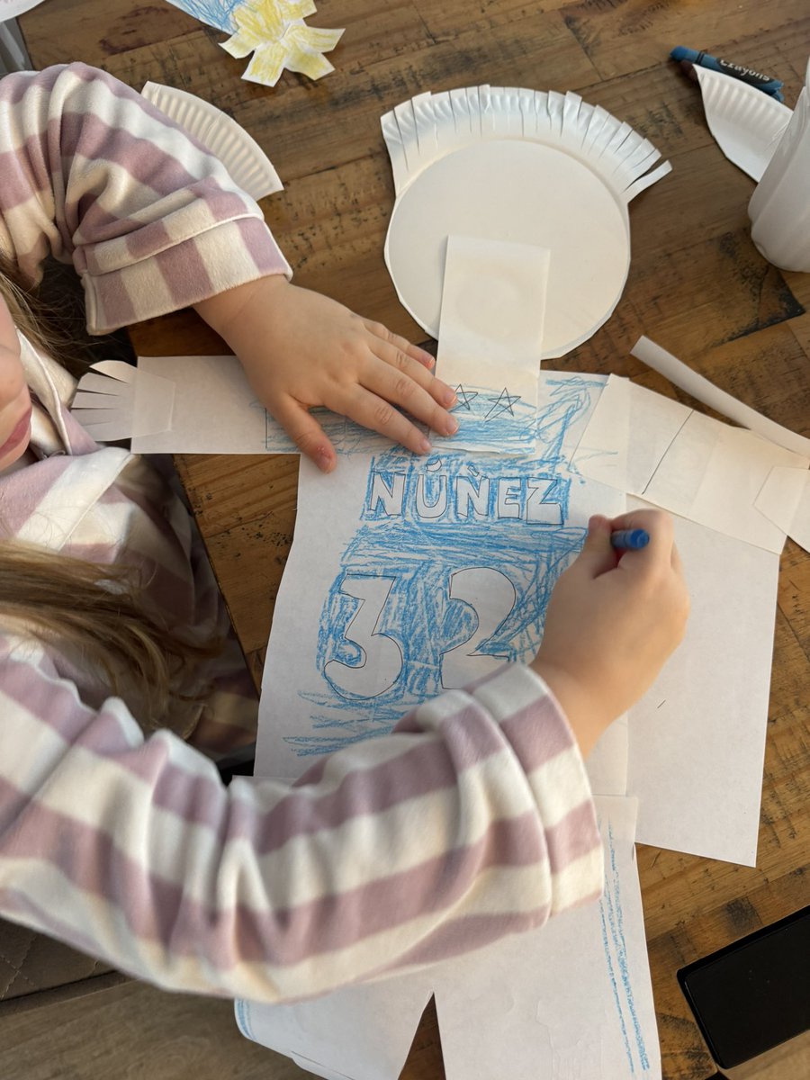 davepecky's tweet image. Doing a bit of art with my daughter #itfc #IpswichTown #Nunez