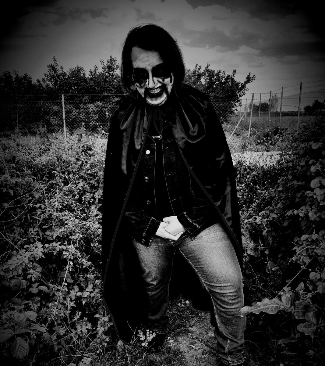 SchadenCollect's tweet photo. The Count has returned, and he demands you to listen to his latest EP immediately! #metal #blackmetal https://t.co/If7mn50XhO
