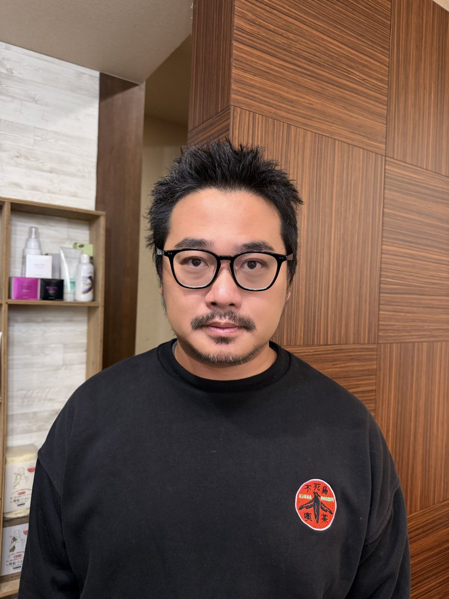 燃えたアフロの後処理でバッサリいきました。
これからはロマンスと呼んでください。