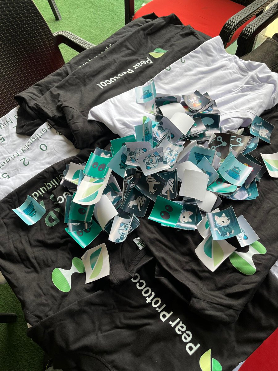 Ovar_lordcrypto's tweet image. Hyperliquid NG Port Harcourt #1 meetup was a success... held 31st October, 2025

hosted by @unclewunderr, Co-lead Hyperliquid NG
moderator @MarvvyFC 

highlights from the event🧵

- merch given to attendees at the event with related ecosystem project stickers.

- to the next…