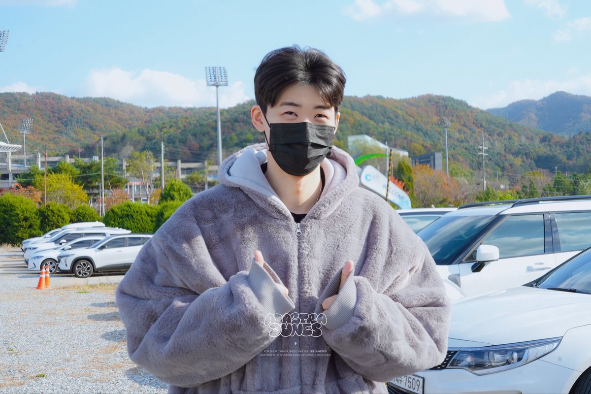 adAstraJunesPIC's tweet image. 251102 #이준서 #쇼트트랙 
저대신범석이형이랑현우응원해주세요 먼저갈게요 아자쓰!