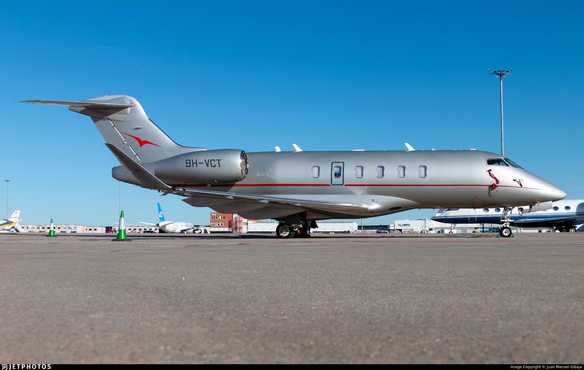 AboveEDXW's tweet image. #VJT440: VistaJet (#Bombardier BD-100 Challenger 350 • 9H-VCT) 
5.5 km out at 45000 ft - heading NE with 963.1 km/h. 
jetphotos.com/photo/keyword/…
4615 • 13:34:26
#GWT #EDXW #adsb