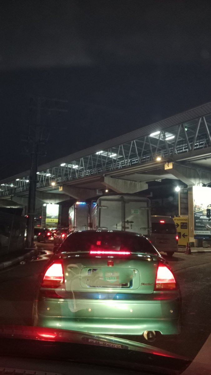 manow_wahn's tweet photo. @fm91trafficpro วงเวียนเมืองทองธานีมุ่งหน้าห้าง cosmo รถติดมากๆค่ะ https://t.co/cTloIo70V7