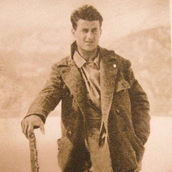 #2Novembre

#CommemorazionedeiDefunti

Bello è vivere in quanto
al di là v'è la nostra vera Vita,
altrimenti chi potrebbe portare
il peso di questa esistenza?

#SanPiergiorgioFrassati