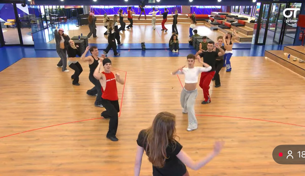 Kariiii_22's tweet image. TAN SUPERESTRELLA VAS A SER DIOS MÍO #OTDirecto2N