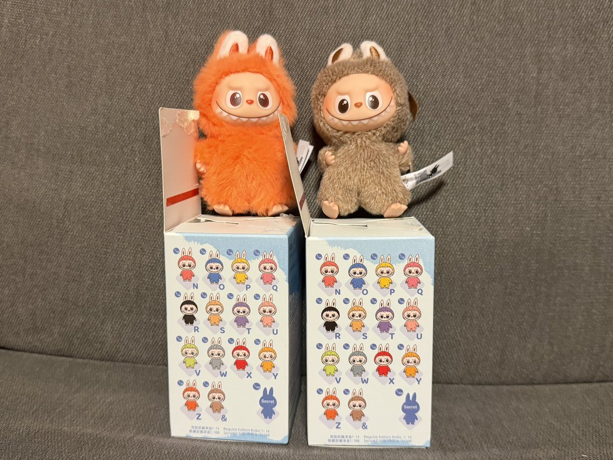 yuta09291995's tweet photo. 【交換・譲渡】
POP MART ラブブ PIN FOR LOVE イニシャルキーホルダー
譲)画像のもの 

求) R、定価(1815円+送料+手数料)
アプリ通し優先、郵送も可能です。
お心当たりのある方いらっしゃっいましたらよろしくお願い致します。

#ラブブ求　#ラブブ譲 https://t.co/d7lxOnelB4