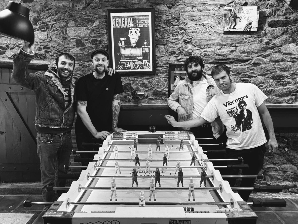 No número de <a href="/NosDiario/">Nós Diario</a> desta finde falámosvos do novo álbum do cuarteto punki eumés Bule, lanzado conxuntamente por <a href="/FerrorRecords/">Ferror Records</a>, <a href="/radixrecords/">Radix Records</a>, Snap Records e Death or Glory 💿 Tédelo nos quioscos, e as ligazóns a todas as nosas colaboracións, aquí: roucoson.com/no-sermos-gali…