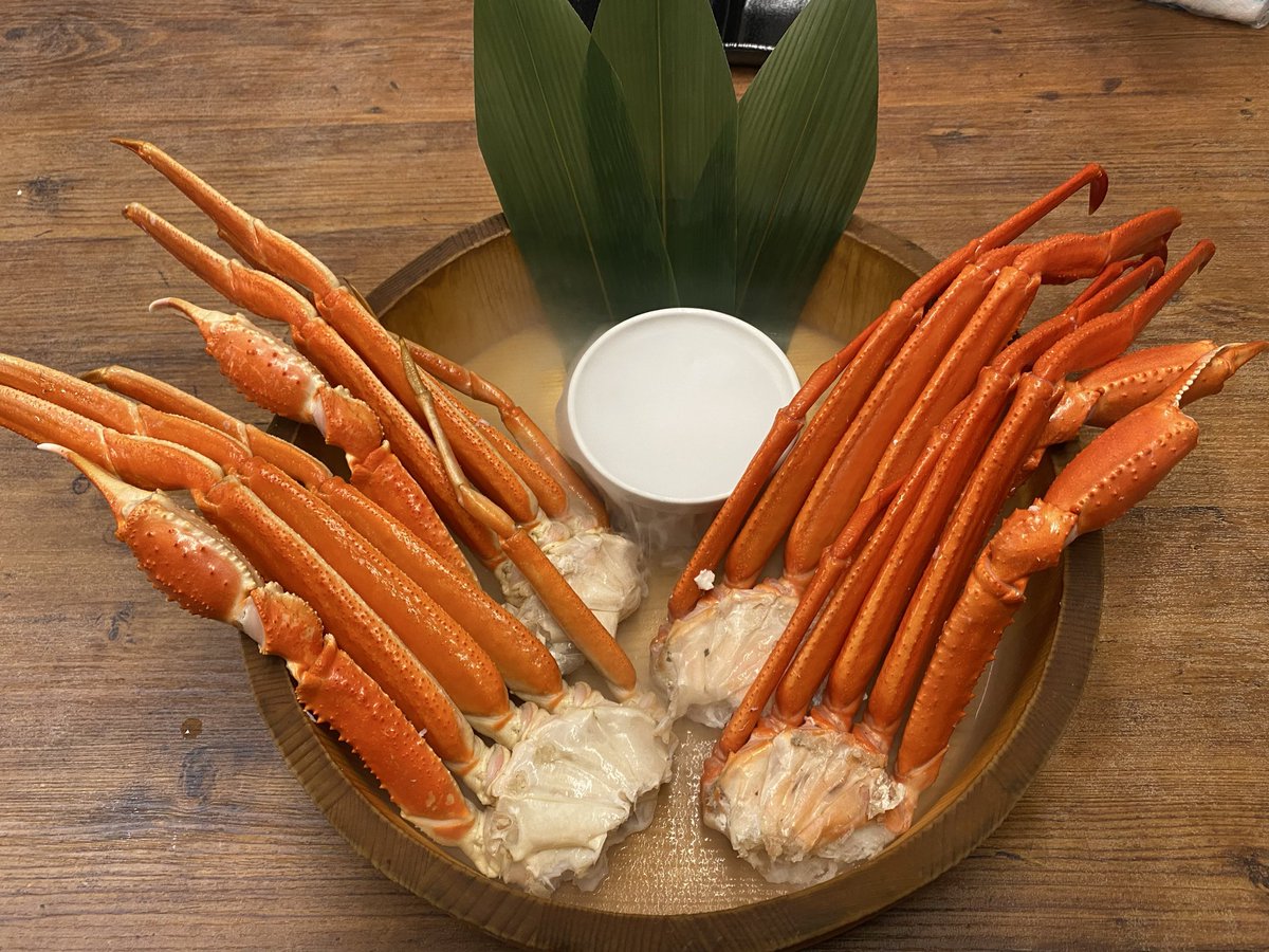今日は #蟹 の食べ放題に突撃🦀
制限時間100分の間にどれくらい食べれるかが勝負の分かれ目っす💦💦
メニューは、【本ズワイガニM 食べ放題コース】をチョイス！サイドメニューの種類も96品あるから色々迷うね(笑)
(続く)
#かにざんまい