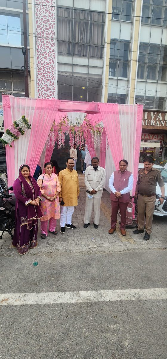 MlcSuresh's tweet image. हरिद्वार की पवित्र धरती और रूड़की की ऊर्जा से भरे वातावरण में विभिन्न कार्यक्रमों में शामिल हुआ।
गंगा मैया जी में स्नान की अद्भुत अनुभूति से लेकर स्थानीय लोगों के आत्मीय स्वागत तक हर क्षण प्रेरणादायक रहा।
#Sureshkashyap