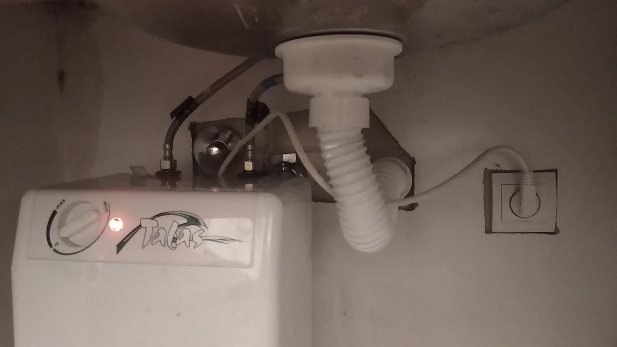 пяденица(Условный пекарь) tweet media