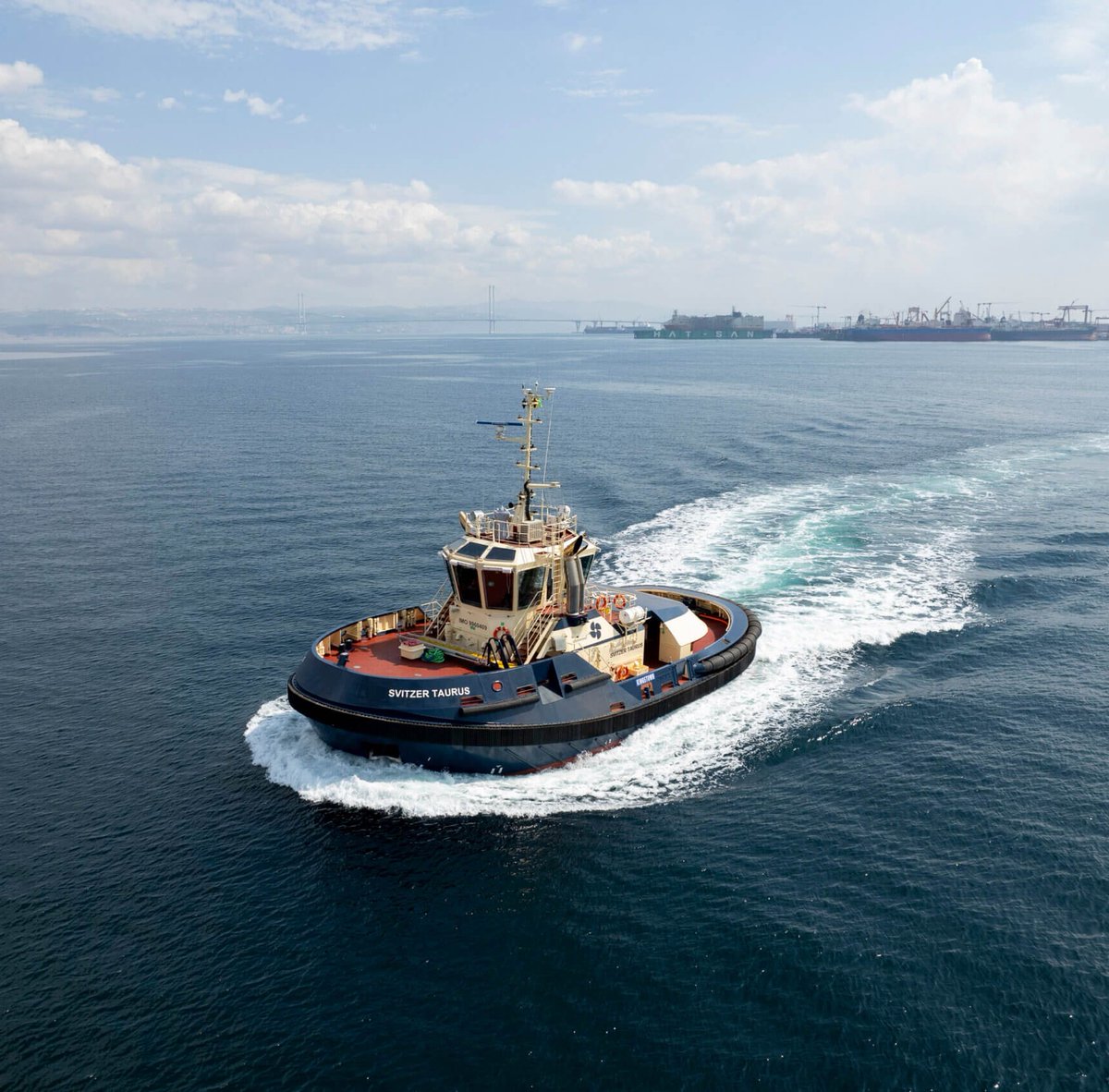 NewsIADN's tweet image. #CSL has signed a Letter of Intent with Denmark-based #Svitzer for the construction of new generation Electric TRAnsverse tugs in India.