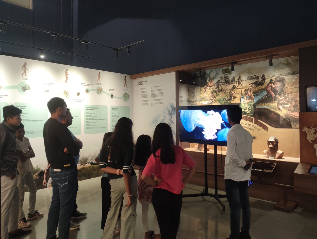 RSCRajkot's tweet image. World Jellyfish Day at RSC Rajkot was a splash! 🌊🎉 Visitors got stung by curiosity &amp;amp; learned lots! From Documentary screening, Fun facts to Quiz🐳 #JellyfishDay #RSCRajkot