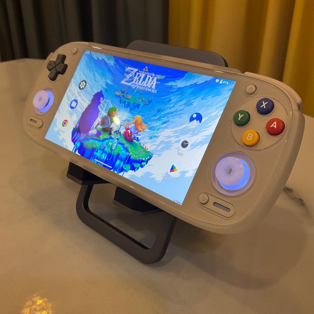 Kabenoborikinou's tweet image. Retroid pocket G2が届いた！予想以上に動いてくれるし満足満足☺️外へ持ち運び用として使うぞー！スティックキャップは背の低い透明キャップに変えました　#RPG2