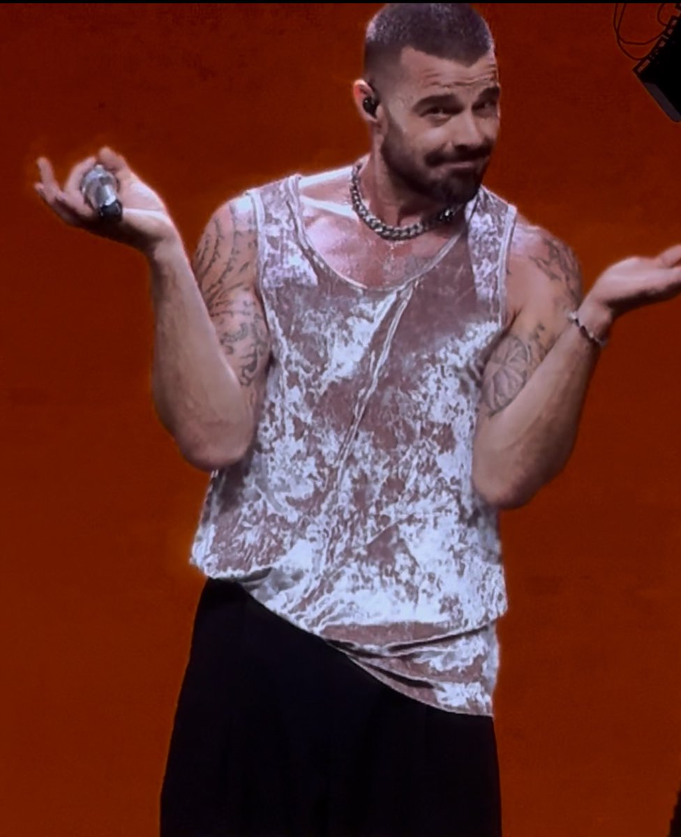 alex_whybrow's tweet image. How do I look this good at 53?