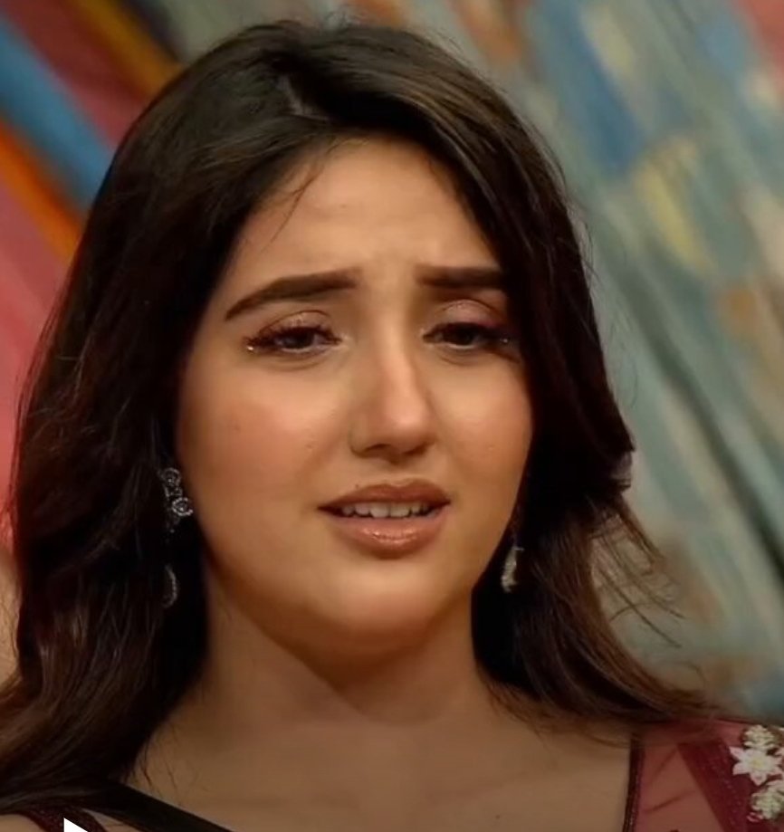 Who is strong contender according to you on #BiggBoss19  ?? 

Like ❤️ for #FarrhanaBhatt 
RT 🔃 for     #AshnoorKaur 

#Abhinoor #BB19