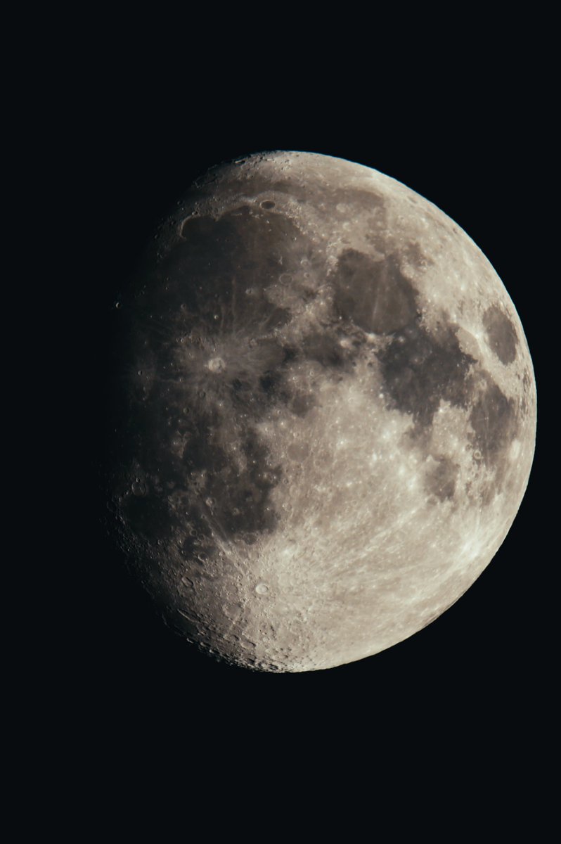 kimura_sIO's tweet photo. 『月』

Camera : #SIGMAfpL
Lens : #SIGMA150600mm F5-6.3 DG OS HSM | CONTEMPORARY EF-mount + #SIGMAMC21 EF-L
Filter : None
Equipment：None(handheld)
Location : #Japan
#SIGMA

#カメラ散歩  #フォトウォーク
#camerawalk
#月 #moon https://t.co/iEUE8CpoLK