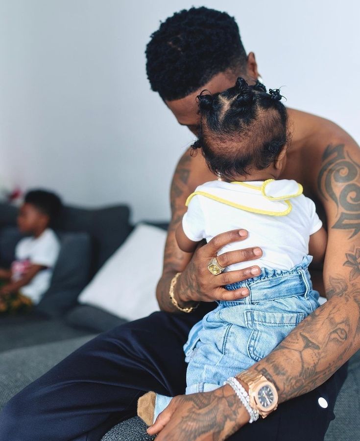 Breakfast in bed on a plane, I could never complain, I was walking with the limp, had the cane, Dex said greatness and nothing was the same, Now we're set for life❤️🦅

<a href="/wizkidayo/">Wizkid</a> IBRAHIM ❤️🦅