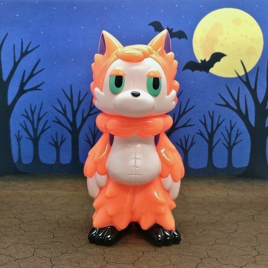 toshibon1206's tweet image. 2024年に開催されていたPOPBOX SHIBUYAでお迎えした「おおかみくん パンプキン」です✨
オレンジのカボチャの色をしたおおかみくん可愛い☺️
蓄光仕様なので、オレンジ色に光ってくれるのがめっちゃ良い🌟

#おおかみくん 
#あらいきりこ