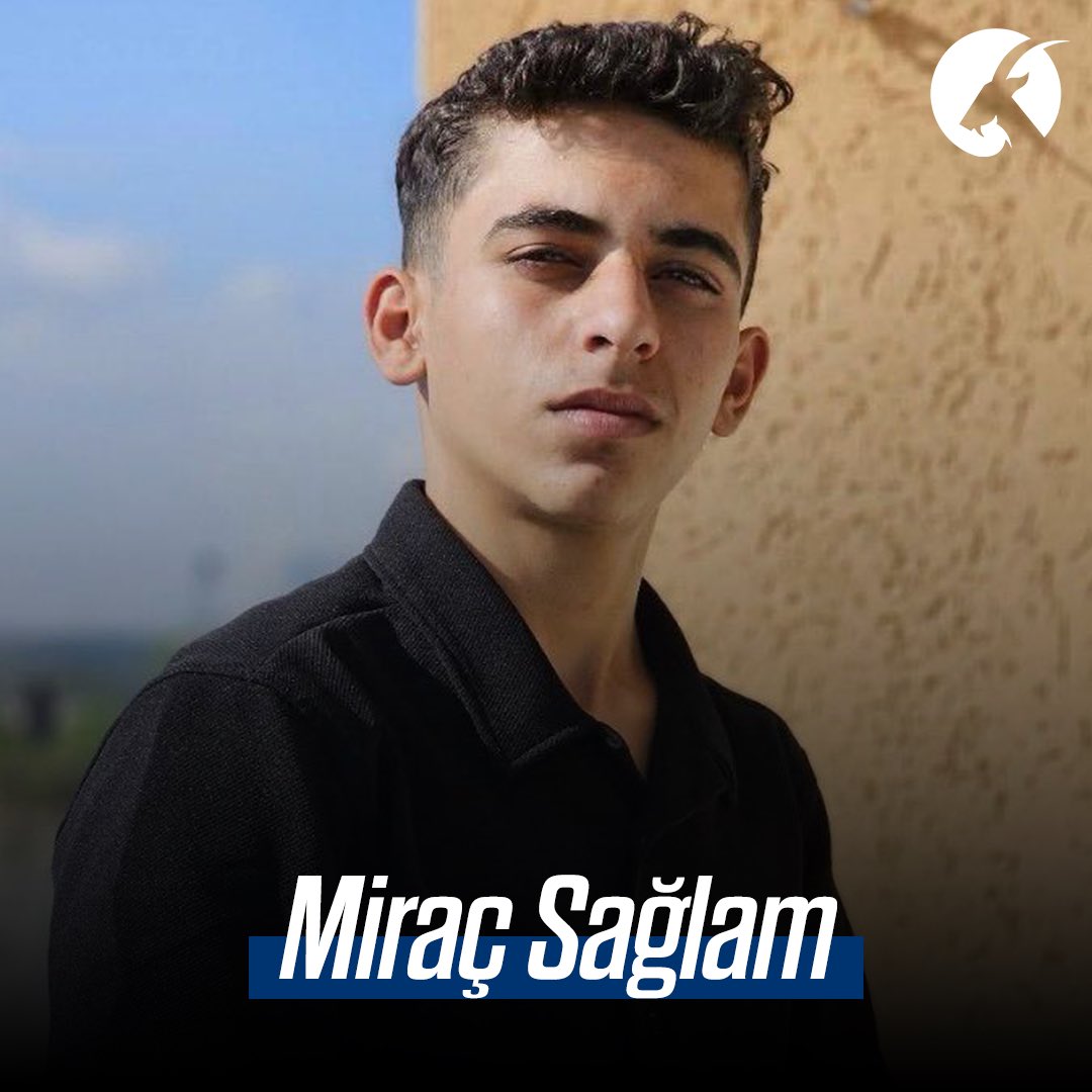 Miraç Sağlam henüz 17 yaşında işçi olarak çalışmak zorunda bırakılan arkadaşlarımızdan biriydi. 

Kahramanmaraş Andırın’da tel altı kesim yaparken 80 metrelik uçuruma düşerek hayatını kaybetti. Yaşanan olaydan sonra işçilerin toplanma alanına gelmemesiyle ölümü fark edilen