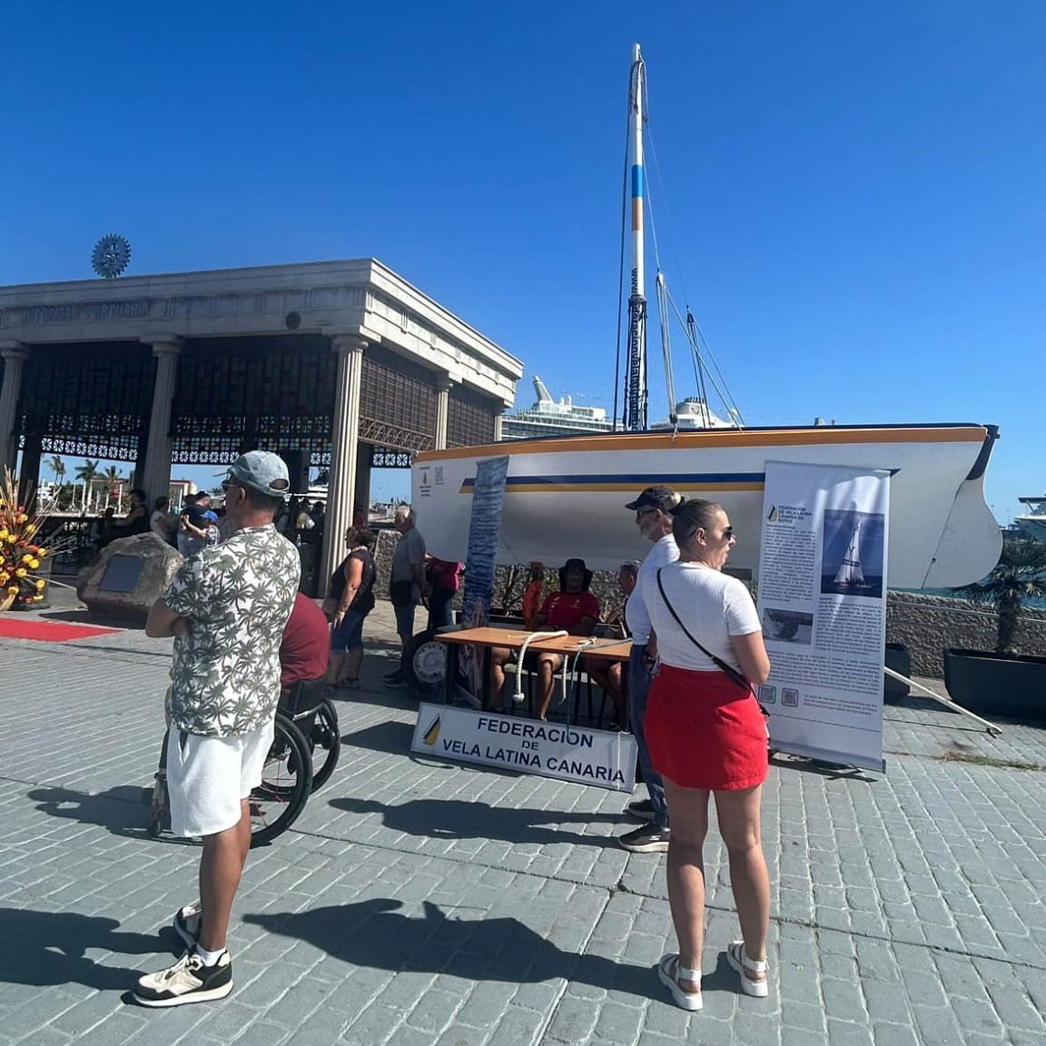 🚢⚓️ La Federación participa hoy en esta primera edición de la Feria Puerto Canteras &amp; Cruises, una iniciativa de la Asociación de Empresarios Puerto Canteras que busca acercar nuestras tradiciones, cultura y deporte autóctono a los visitantes que llegan a la isla en crucero. ⛵