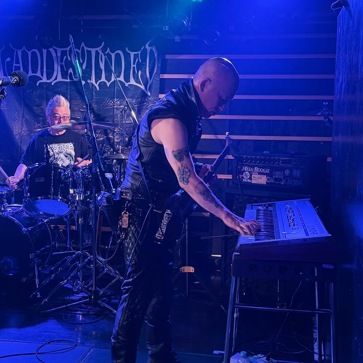 CLANDESTINED666's tweet image. 昨晩のTOP FIGHT@浜松フォースありがとうございました。主催の石田先輩ありがとうございました。また来年！　　clandestined次はチェコスペインツアー