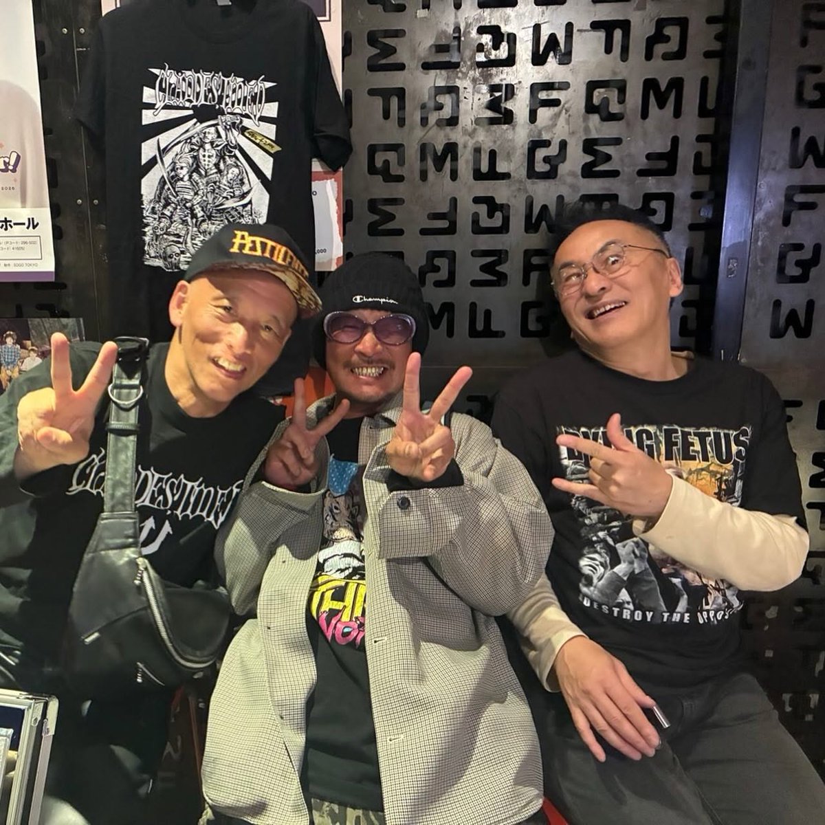 CLANDESTINED666's tweet image. 昨晩のTOP FIGHT@浜松フォースありがとうございました。主催の石田先輩ありがとうございました。また来年！　　clandestined次はチェコスペインツアー