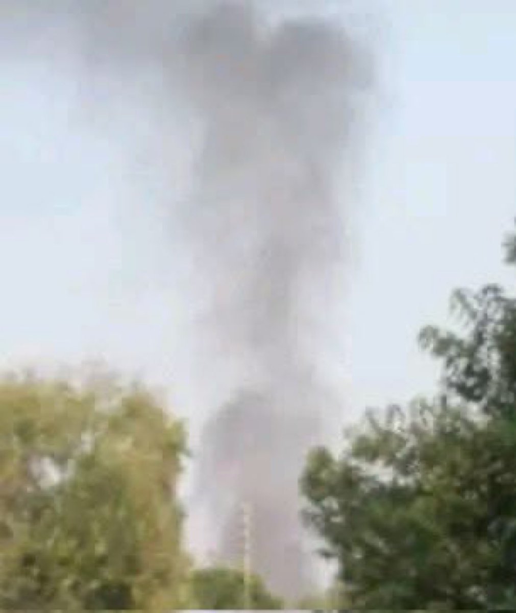 پشاور میں آج صبح پولیس کے مرکز پر ڈرون حملے میں پاکستانی پولیس کے اسلحہ اور گولہ بارود کے ڈپو تباہ ہو گئے.