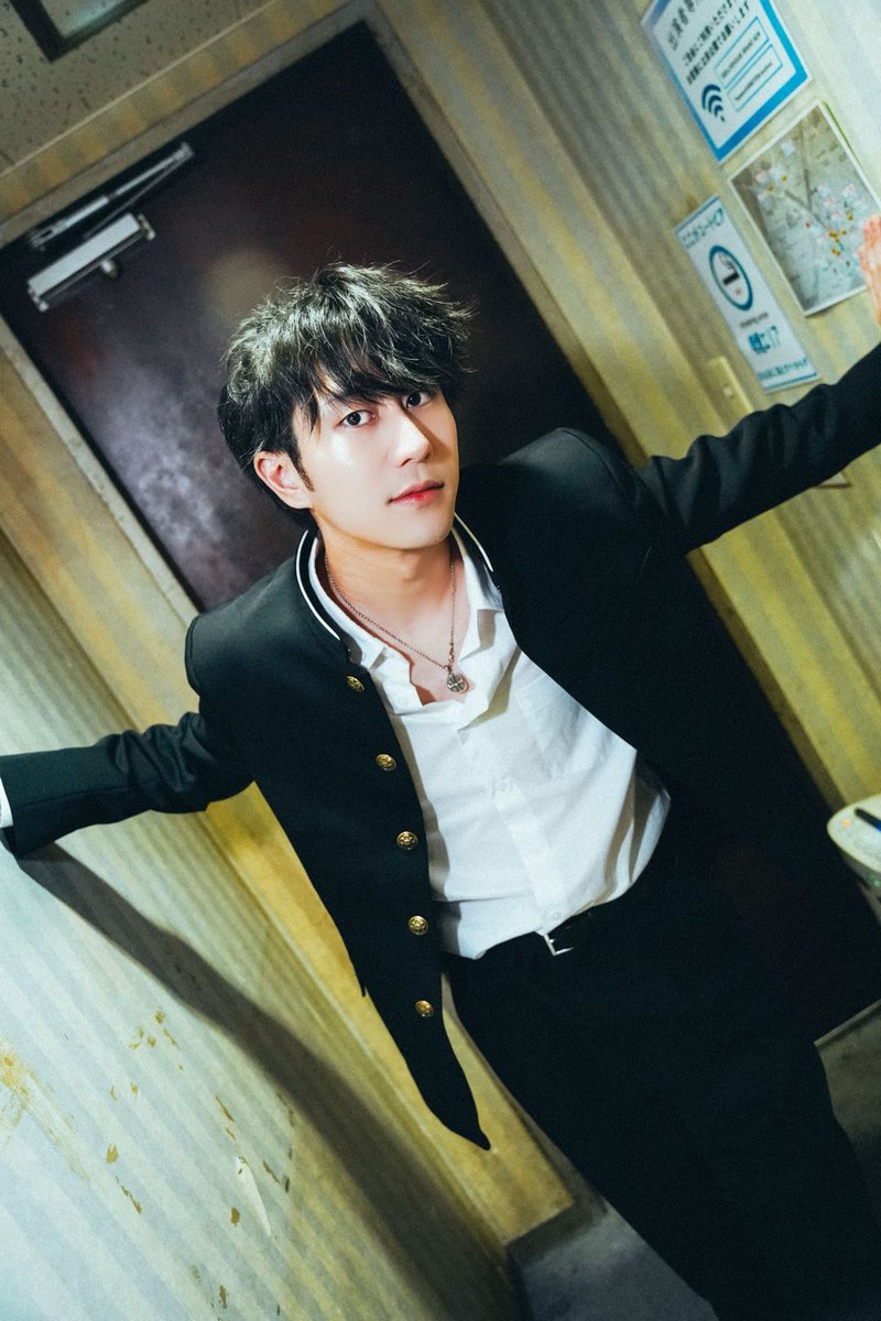 ハロウィンイベント最終日ありがとう！
スーツでした👏🏻似合ってたかな？😌

昨日の学ランも添えときますね笑
#ベルエージェー #ハロウィン #コスプレ