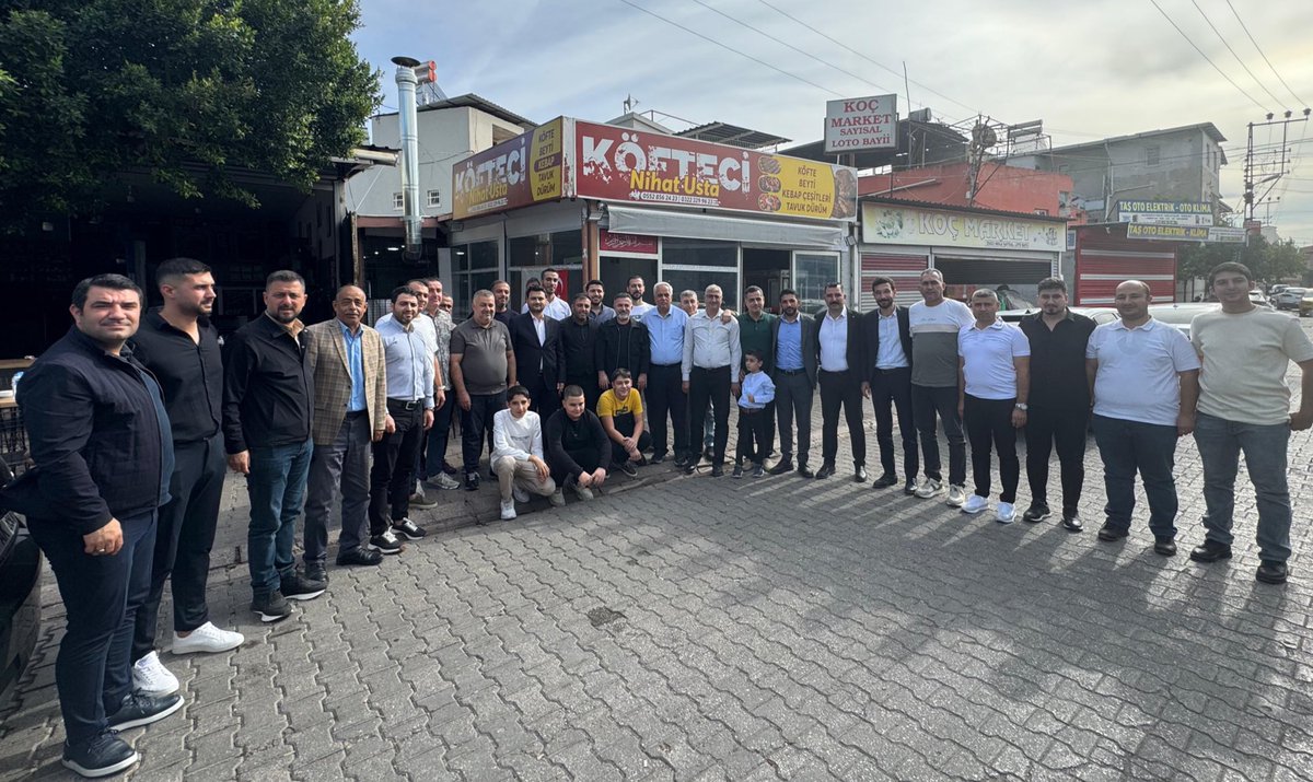 Önceki dönemlerde Gençlik Kollarımızda görev almış kıymetli kardeşlerimizle bir araya geldik, geçmişi yad ettik, geleceğe dair istişarelerde bulunduk. Birlik ve beraberliğimizi pekiştiren bu buluşma için her birine gönülden teşekkür ediyorum.