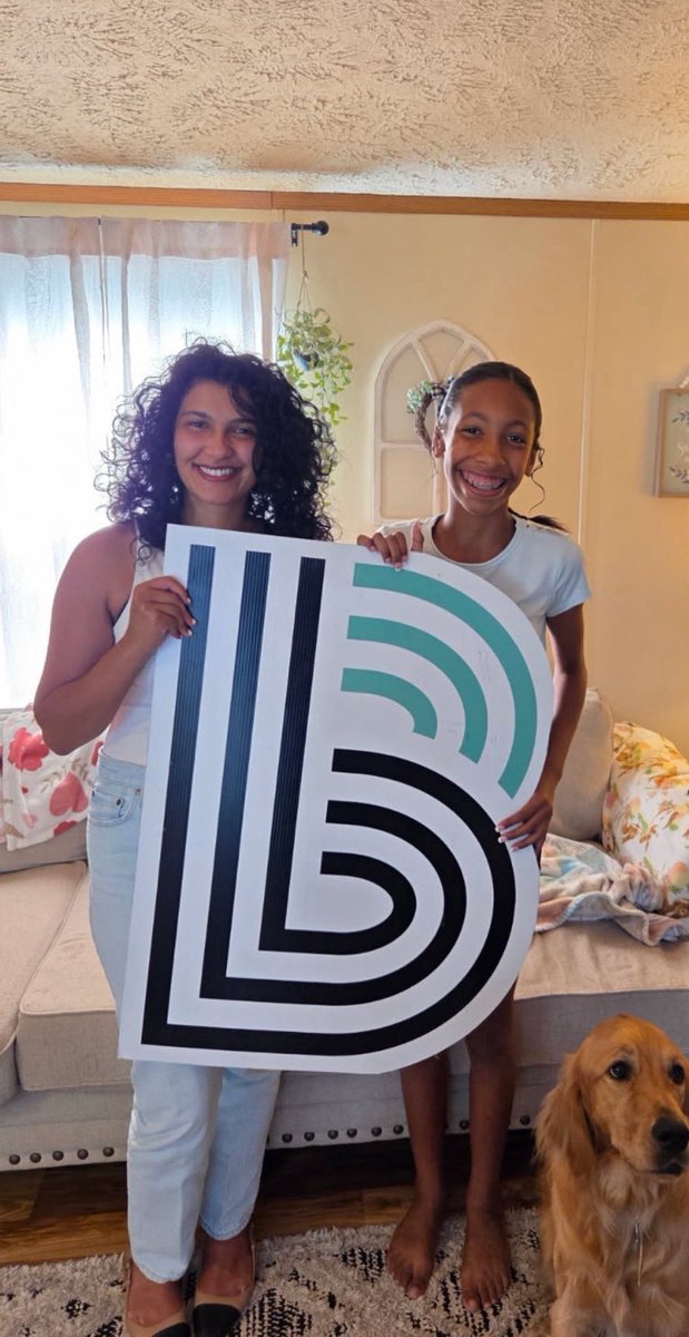 Tony Hollow tweet media