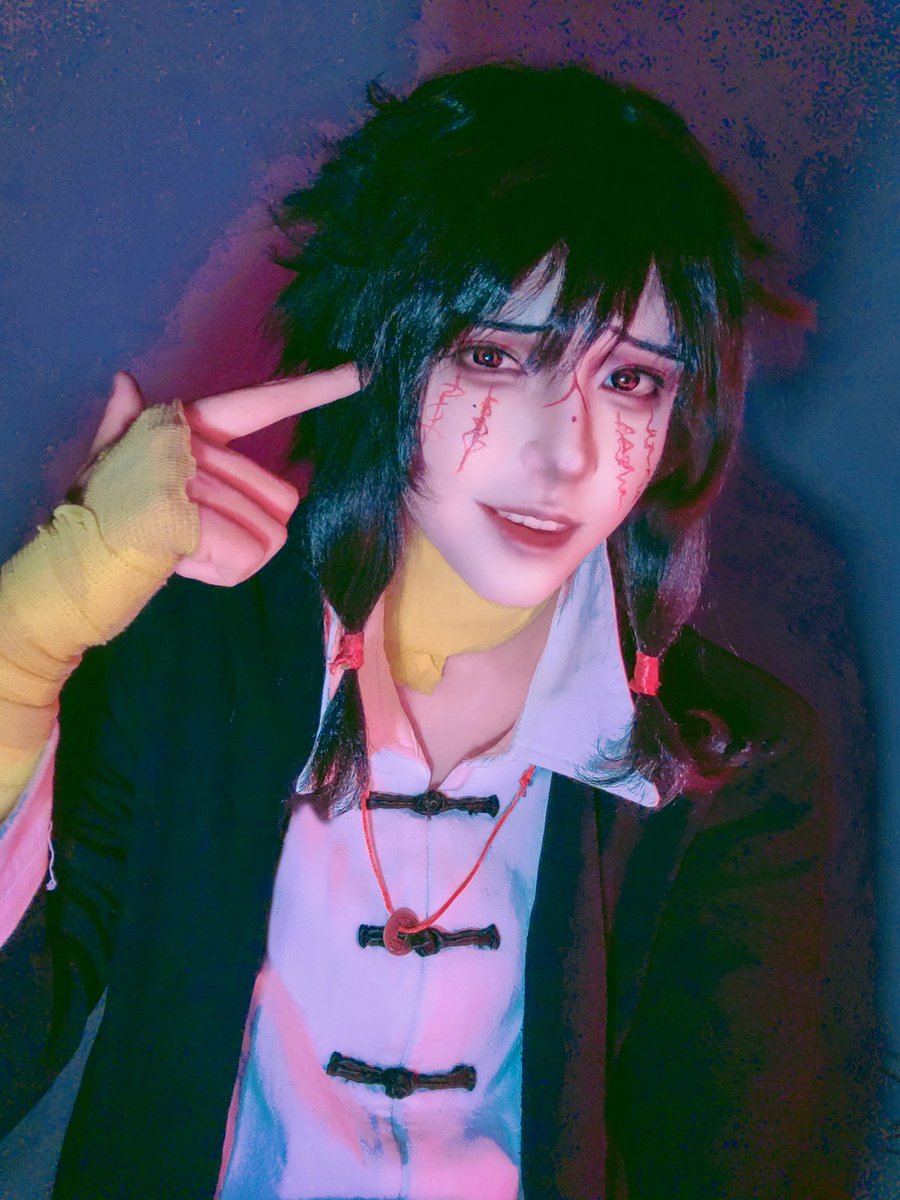 Happy Halloween～

#头七怪谈 #Cosplay #子车甫昭