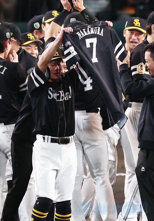 ソフトバンク】中村晃復活へ近日中に腰手術 欠場日本S「悔しい」も