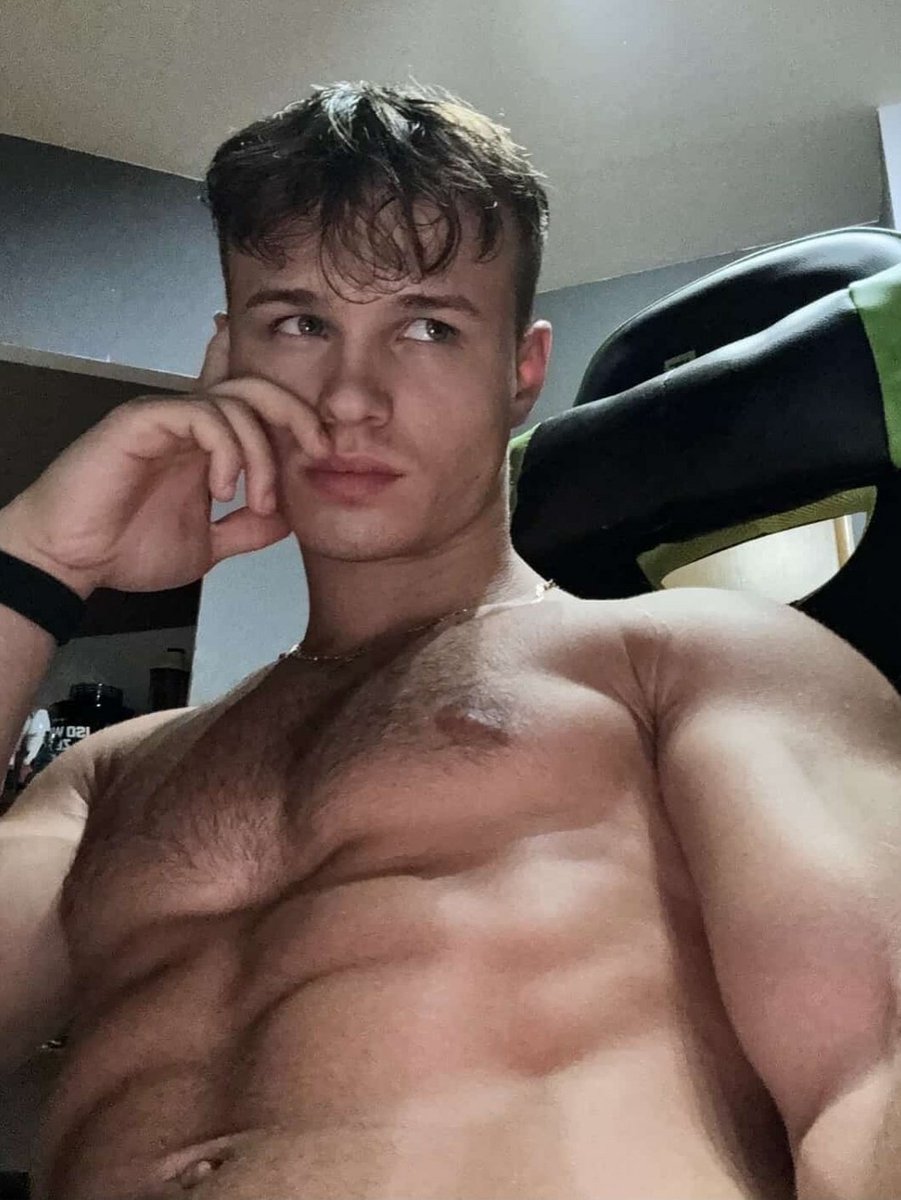 I give this look when I want all of you 🤭😈😉.