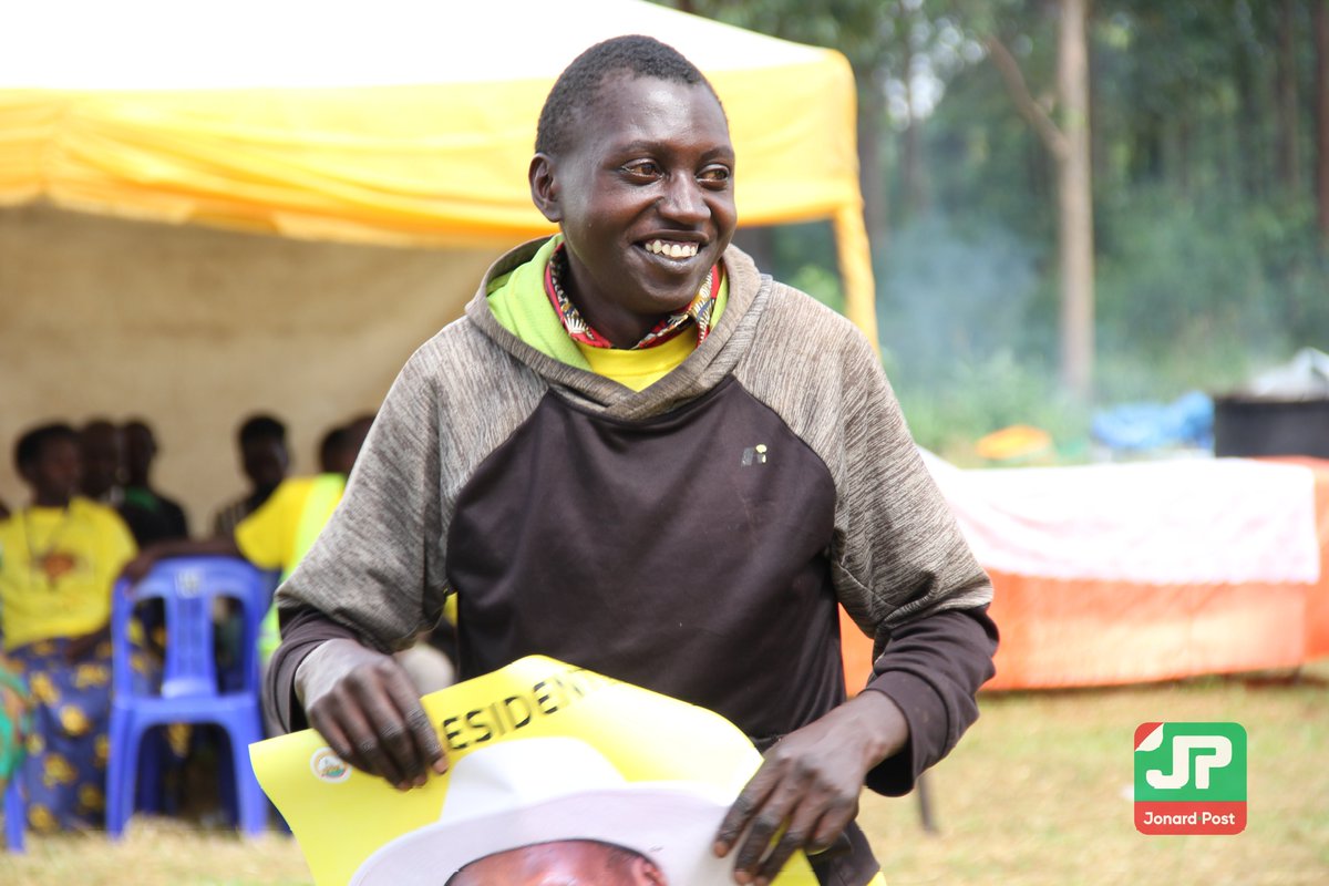 brianxgisha's tweet image. ENG. JONARD ASIIMWE.

EKYOOTO KIDUUMA WARD.

Today, Eng. Jonard Asiimwe Akiiki is in Kiduuma Ward for the much-anticipated EKYOOTO, a ward-specific event in Hoima City.

Eng. Jonard Asiimwe is now visiting selected PDM farmers and business startups. 
@ykyabalongo