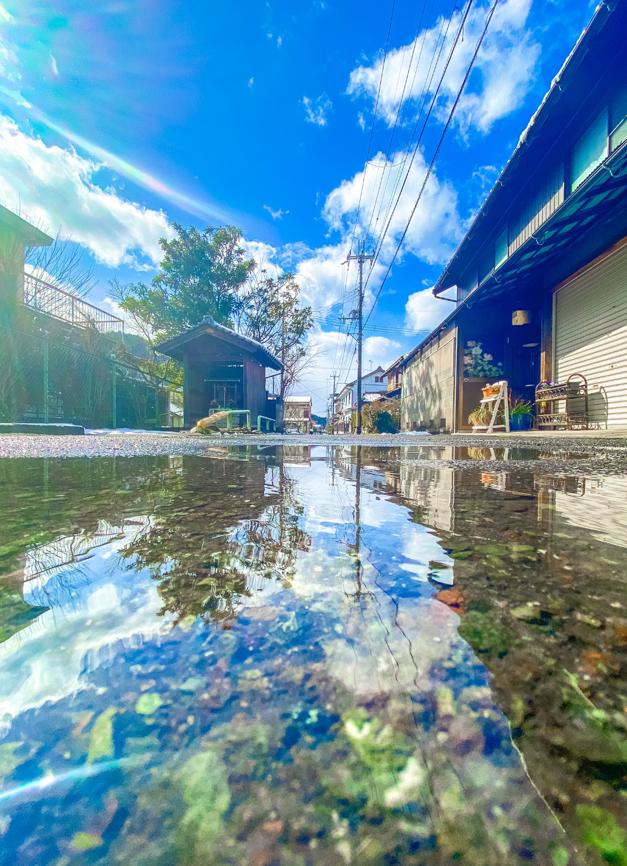 muuphasa's tweet image. 金曜日昼のメモ：湿度高め／だるい。
掃除する→動画見る。少しずつ前へ。 🌙 🫶