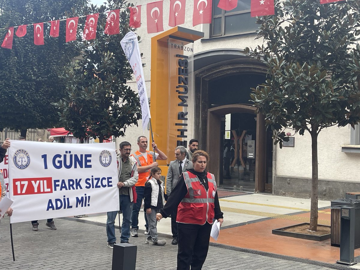 KADEME HAKKI VERİLENE DEĞİN <a href="/EmadDernegi/">EMEKLİLİKTE ADALET DERNEĞİ ⚖️</a> TÜM YURT SATHINDAKİ MEYDANLARDA ARZI ENDAM EDECEK‼️‼️

SEÇİM AĞZI ÇIKACAK KADEME YASASI SÜREÇ İÇİNDE YIPRANACAK EMEKLİYE NAMZET ÇALIŞANI TEKRAR KAZANIRMI? GÖRECEĞİZ‼️‼️

 #KademeAnkarada