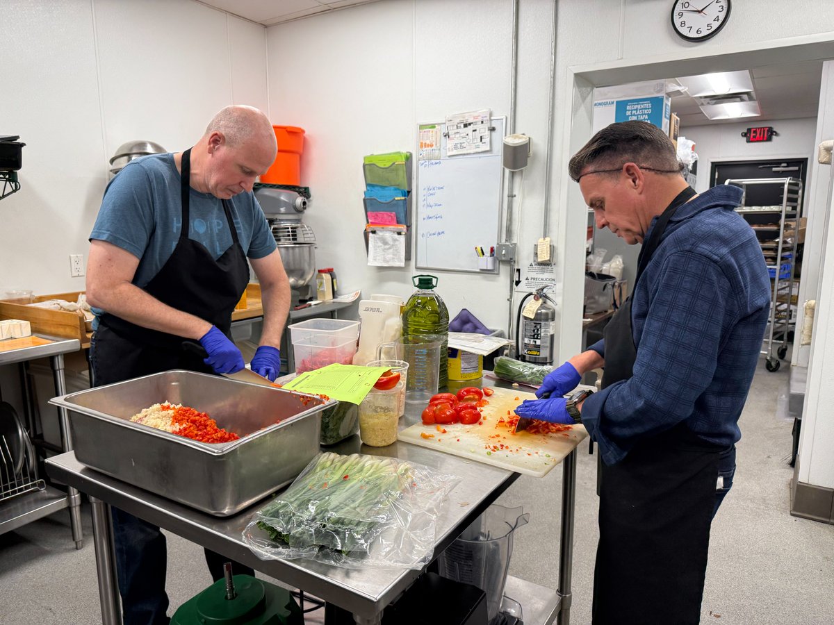 michaeldcrain's tweet image. What a night! Joanna and I served as celebrity chefs for a completely SOLD OUT Encore Dinner at @tasteproject_—so many friends and supporters packed the house to help #FortWorth fight hunger.

Grateful for the incredible volunteers who make this 100% volunteer-run effort…