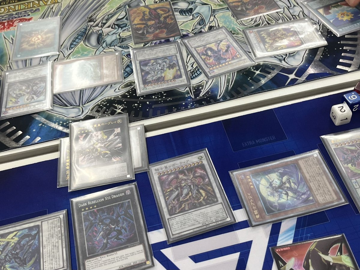 #いなごいちえ
いなごいちえお疲れ様でした！！！(飲みおわ)
おもろカードもいっぱい見たし、楽しい対戦をありがとうございました！
写真は強そうな盤面ができたので……