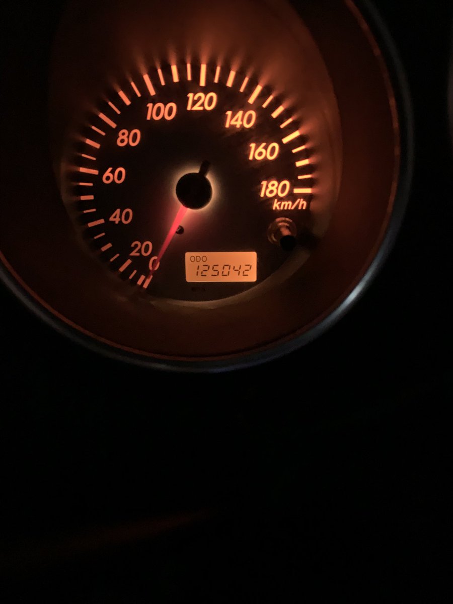 125000㌔を撮り逃しました😫
オイル換えたばっかりなので今月の走行会までにはもっと走って、走行会直前にもっと良いオイル入れたい…